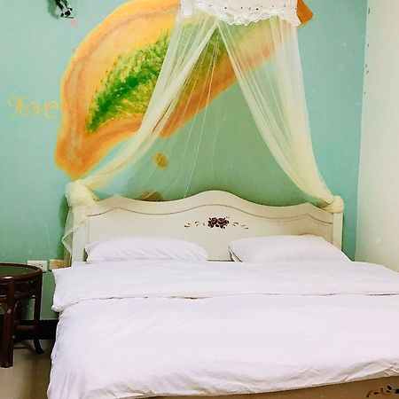 花園夜市易民宿 Tainan Exterior foto